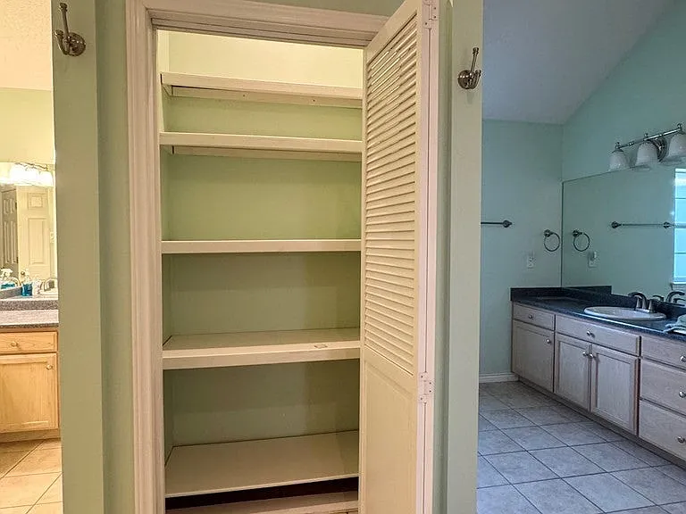 3537 Grandview Dr — Photo 23