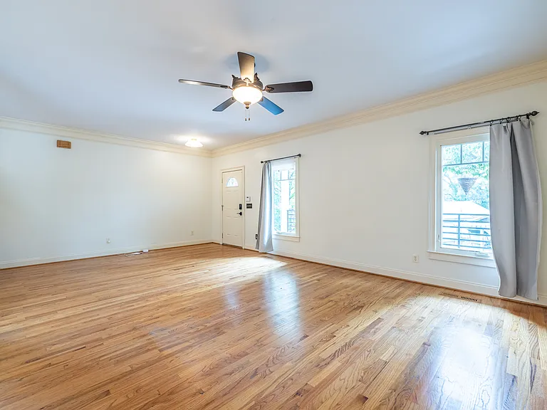 1040 Boulevard Dr NE — Photo 7