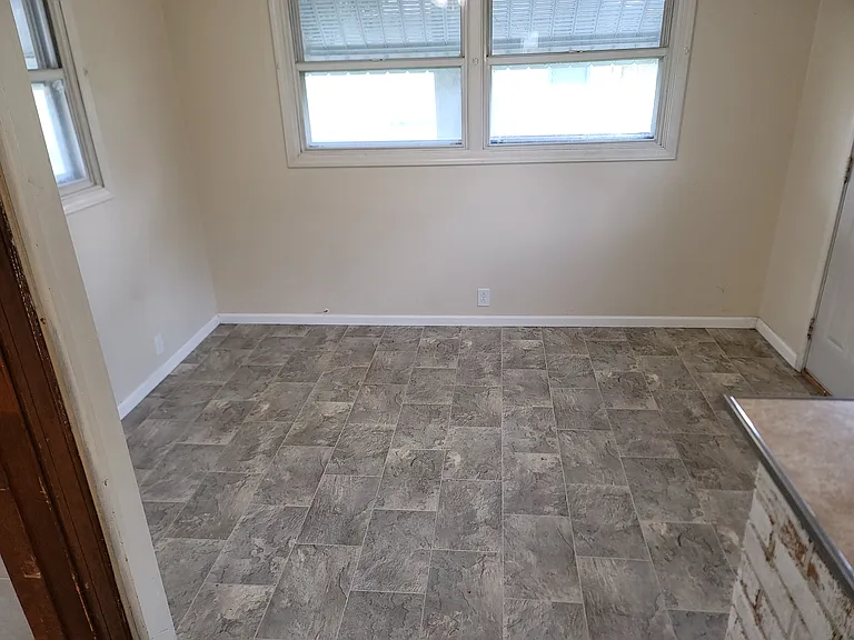 2617 Sibley Ave — Photo 3