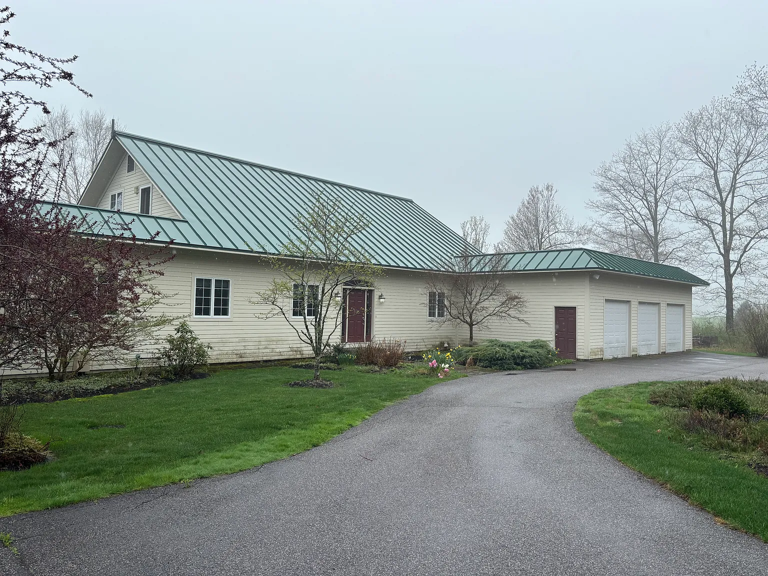 4 bed, 3400 sqft, $5,000 — Photo 1