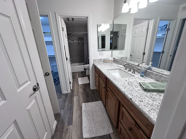 441 Moser Ave #B8 — Photo 11