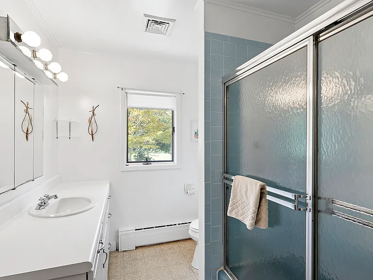 35 Bayberry Ln — Photo 11