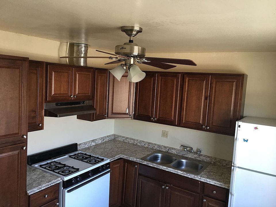 2nd image of 150 W Renette Ave