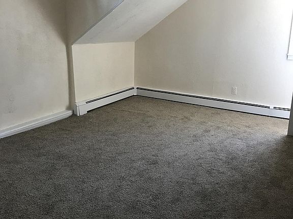 4th image of 13 Eastwood Ave