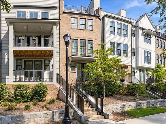 2nd image of 1844 Gotham Ln NE