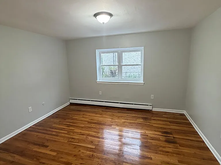 78 Grafton Ave #B10 — Photo 3