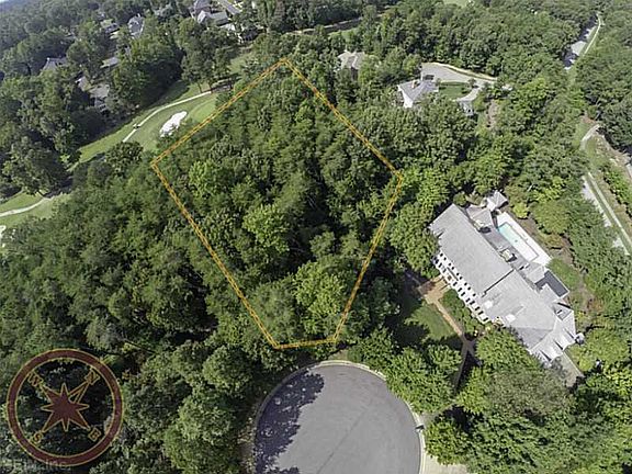 3rd image of 121 Westchester