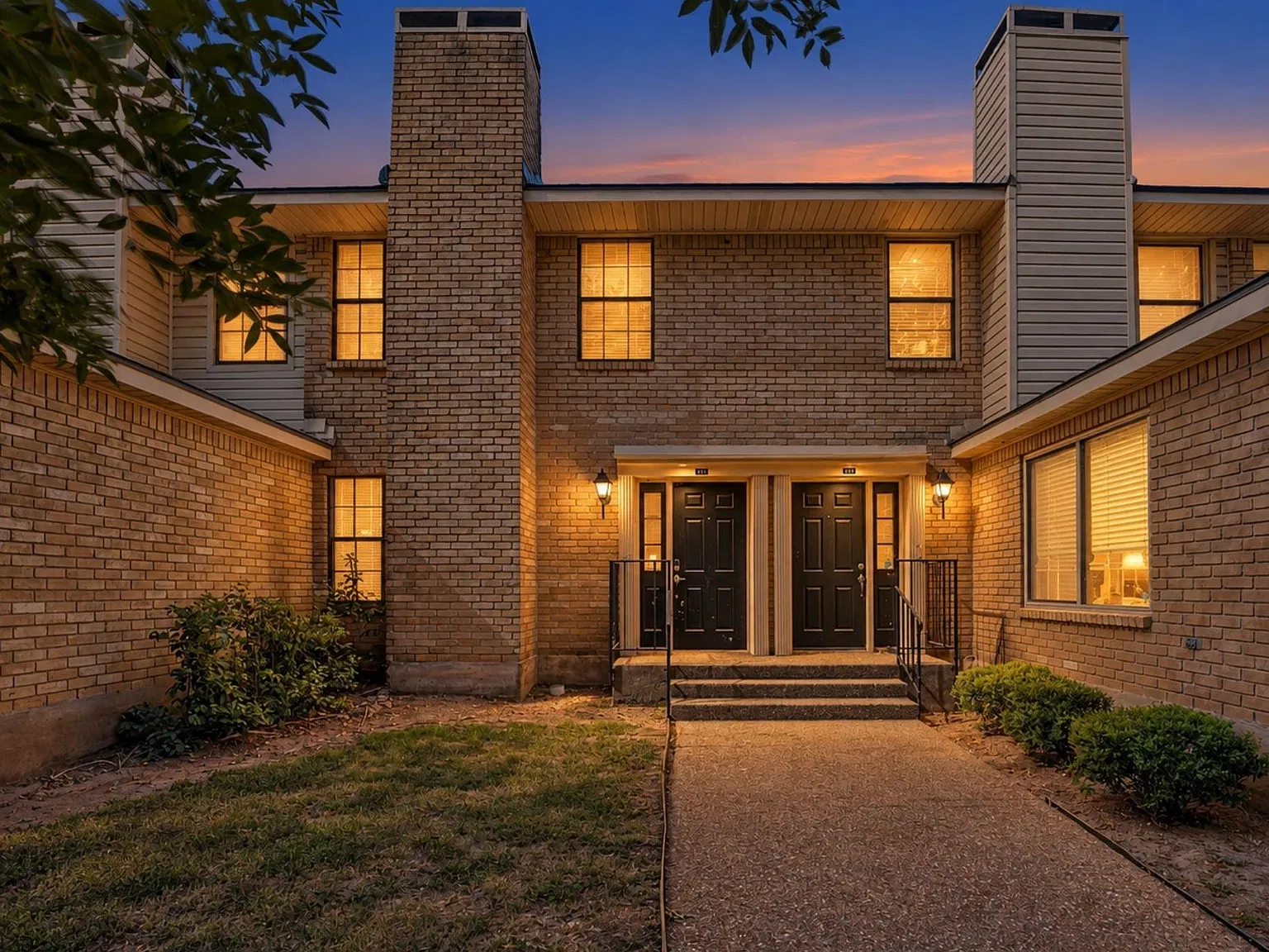 2 bed, 1.5 bath, 968 sqft, $1,300 — Photo 1