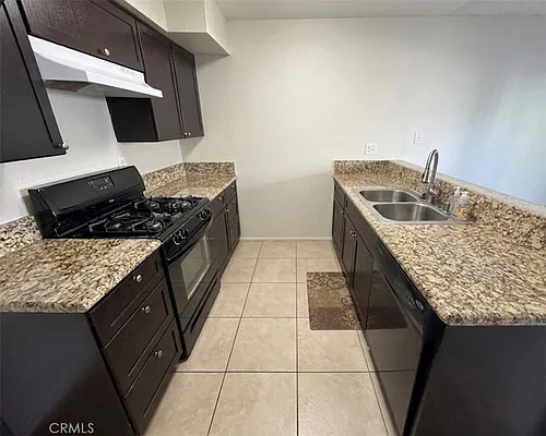 1335 N Elderberry Ave Photo 1
