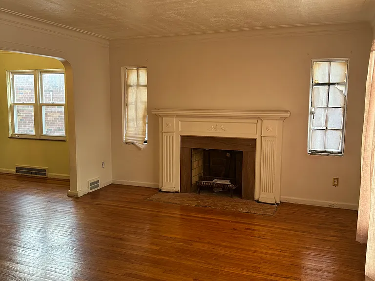 4046 Tyler St — Photo 5