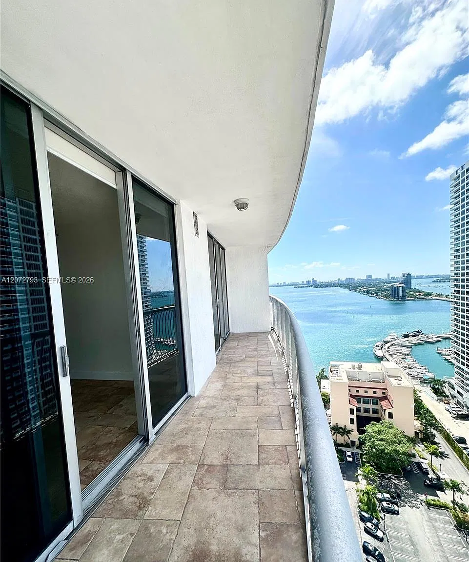 Opera Tower Condo — Photo 1