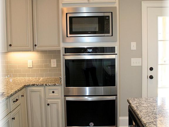 4th image of 1312 Barnsdale Pl Lot 28