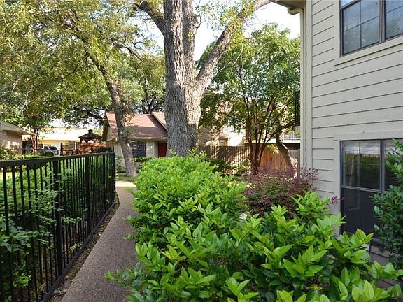 5th image of 2906 West Ave APT 15
