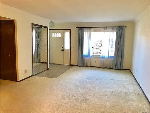 4th image of 4444 Clarke Dr