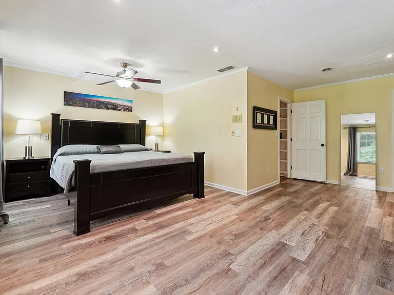 Bedroom #1 Master King with TV & workout area -Upstairs Level