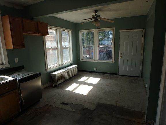 4th image of 6920 S Oakley Ave