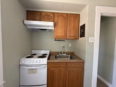 4th image of 8226 Painter Ave APT B