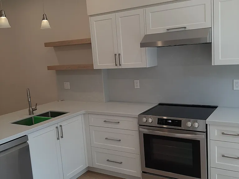 19 Macphail Ave — Photo 6