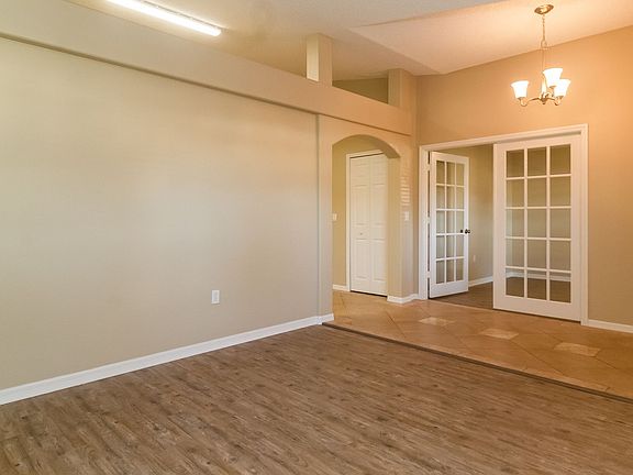 5th image of 101 Long Pine Dr