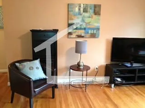 205 Kent St Photo 1