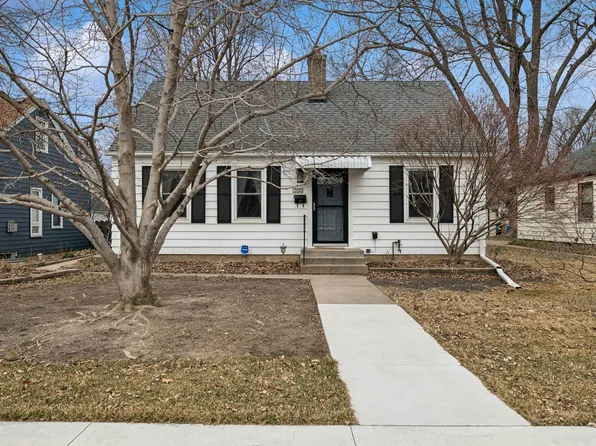 222 16th Ave N, Hopkins, MN 55343