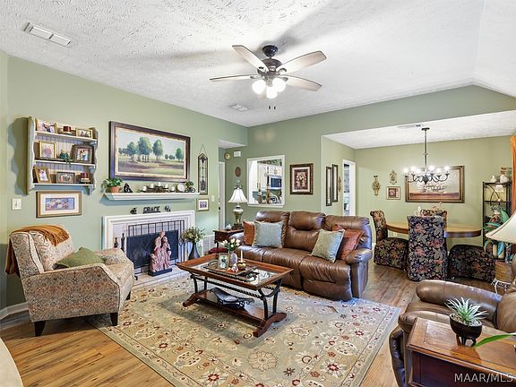 3rd image of 472 Caldwell Pl