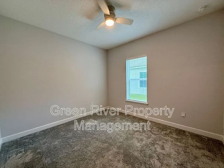 1818 Sandy Creek Pkwy — Photo 27
