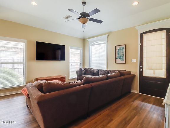 4th image of 13033 Oakberry Ln