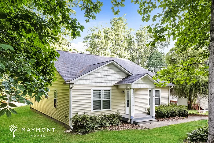 772 Charleston Dr — Photo 3