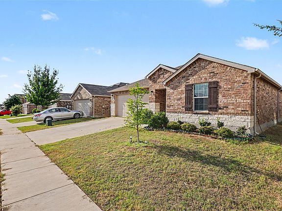 2nd image of 1437 Waggoner Dr