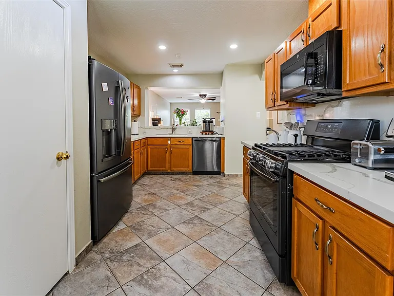 7602 Little Thicket Ct — Photo 24