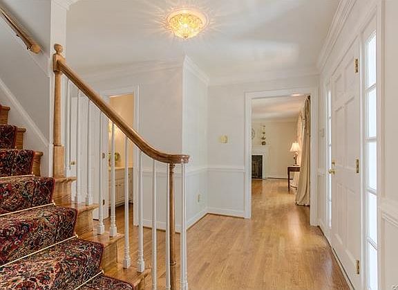 2nd image of 12 Chapaqua Dr