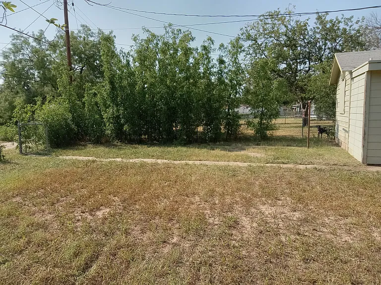219 La Salle Dr — Photo 3
