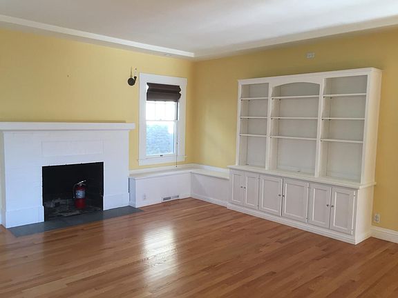 3rd image of 1296 Yosemite Ave