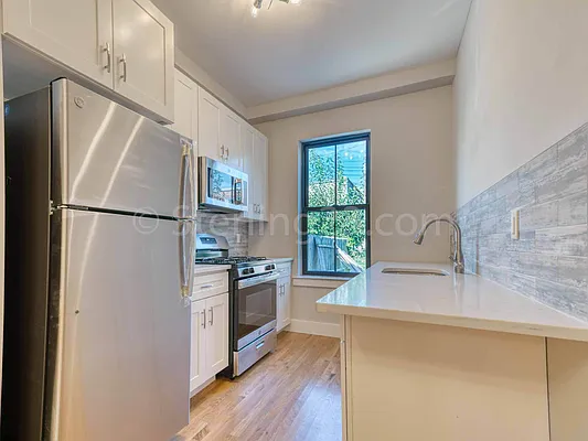 Rented by Sterling Realty Solution Inc | media 1