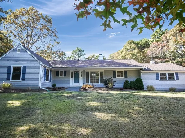 1204 Old Post Rd, Marstons Mills, MA 02648