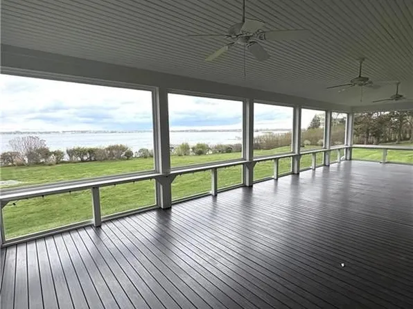 41 Walcott Ave, Jamestown, RI 02835