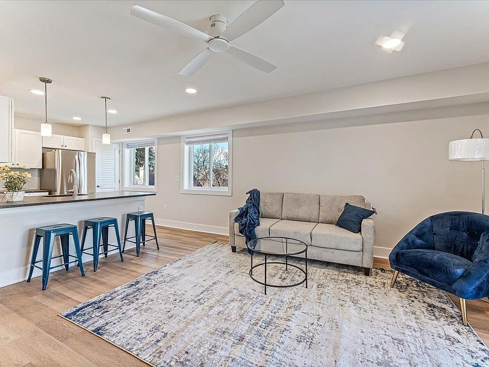 Living Room / Kitchen