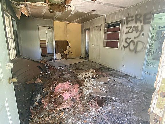 2nd image of 738 W North St