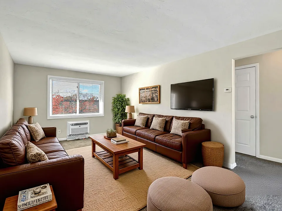 17105 Madison Ave
