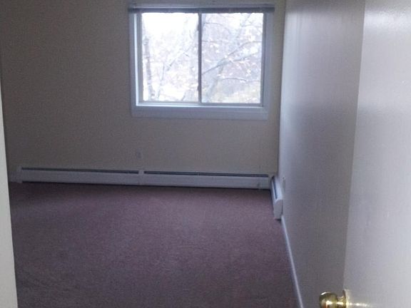 3rd image of 108 Garden St