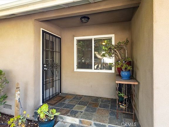 3rd image of 229 E Dana St