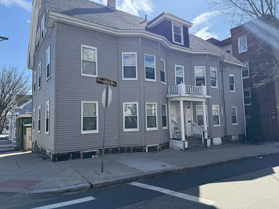 27 Salem St