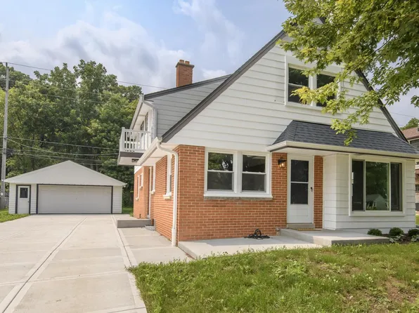 3708 9th AVENUE, South Milwaukee, WI 53172
