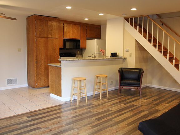 3rd image of 1325 Joplin Dr Unit 3