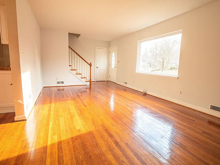 5810 Greenleaf Rd — Photo 11