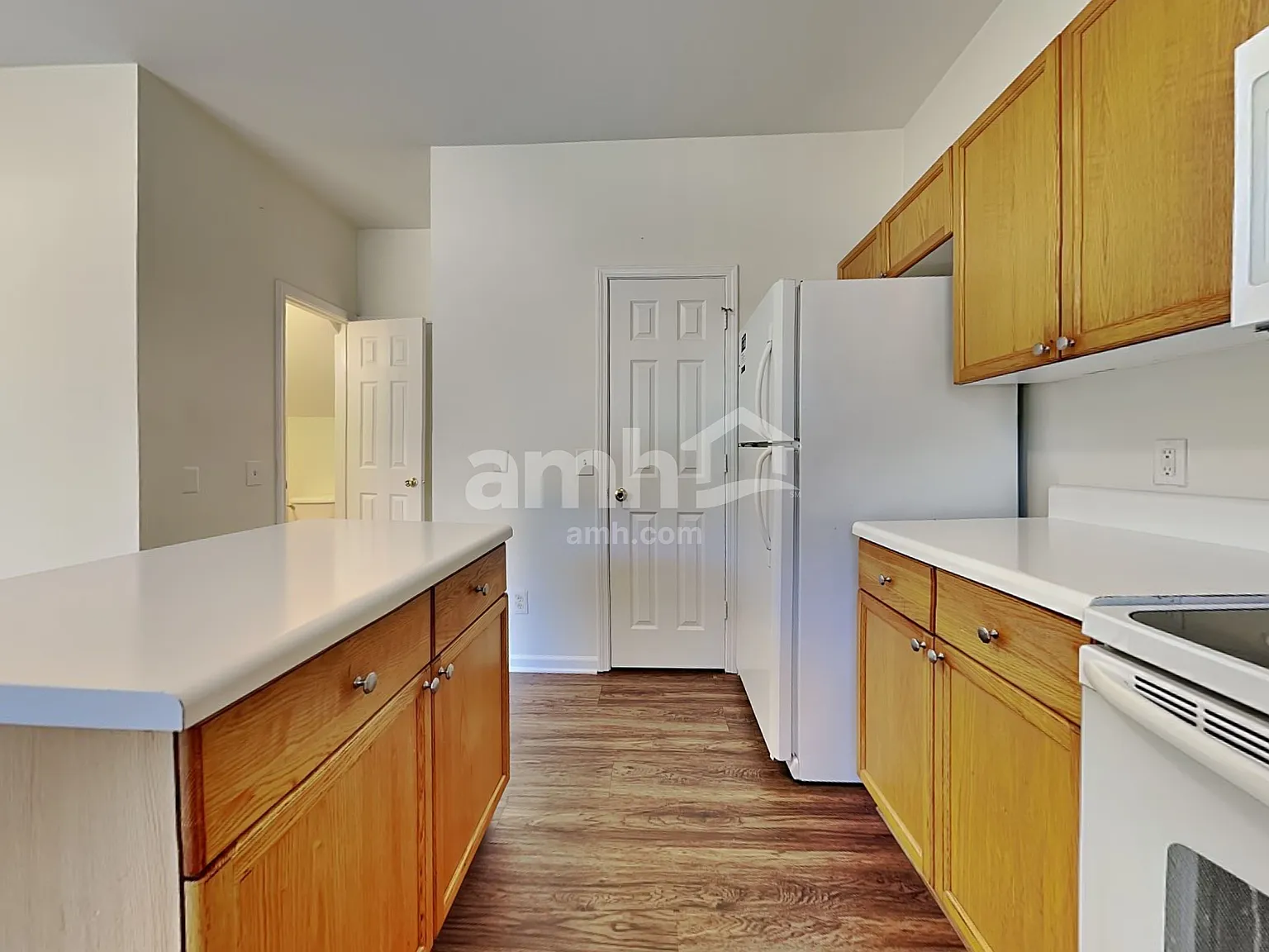 4 bed, 2.5 bath, 1545 sqft, $1,985 — Photo 4