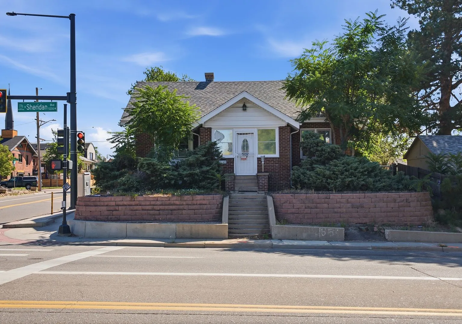 2 Bed / 1 Bath Garden-Level Apartment Available NOW!! — Photo 1