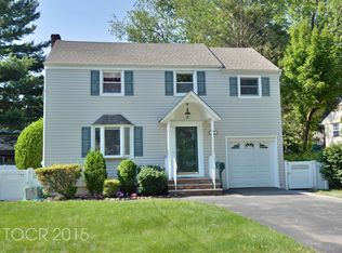 76 Waldwick Ave, Waldwick, NJ 07463