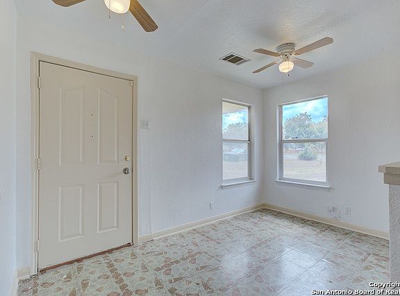 3rd image of 6819 Yucca Valley